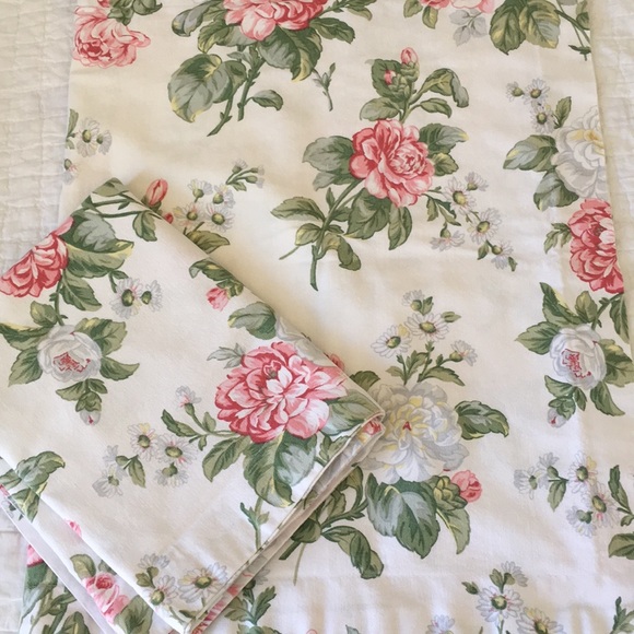 Other - Queen floral pillow shams
